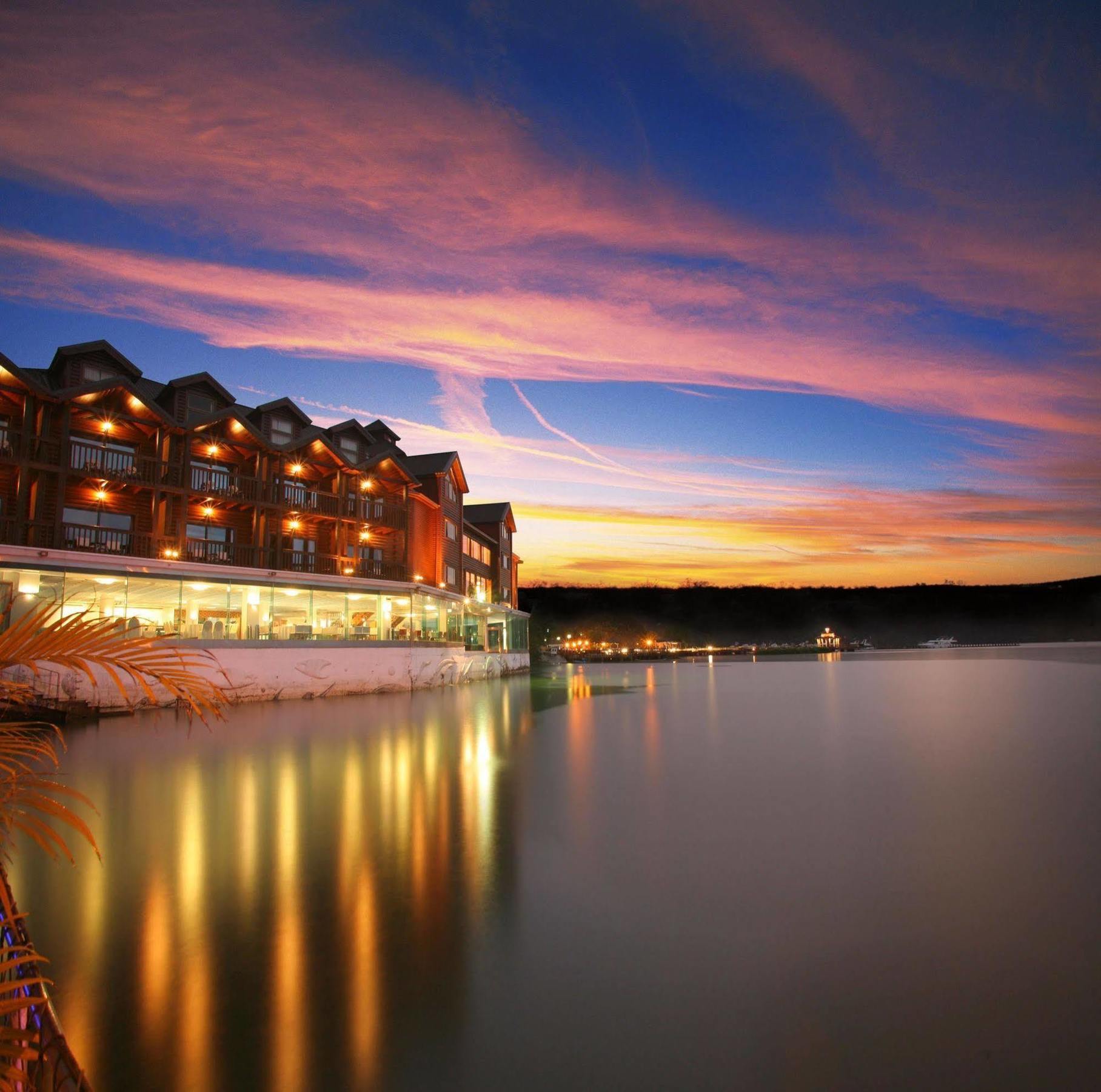 The Richforest Hotel- Sun Moon Lake Ючи Екстериор снимка